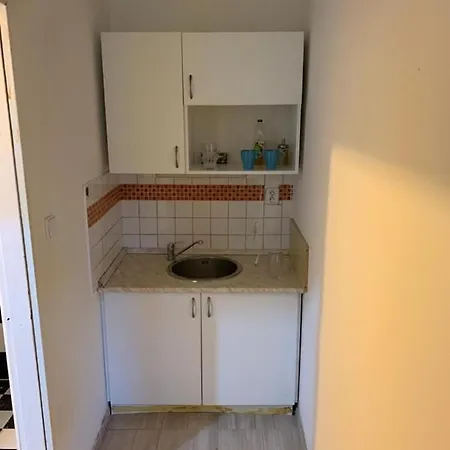 Space Close To Metro Palmovka *