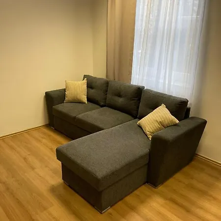 شقة Space Close To Metro Palmovka