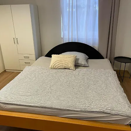 شقة Space Close To Metro Palmovka براغ